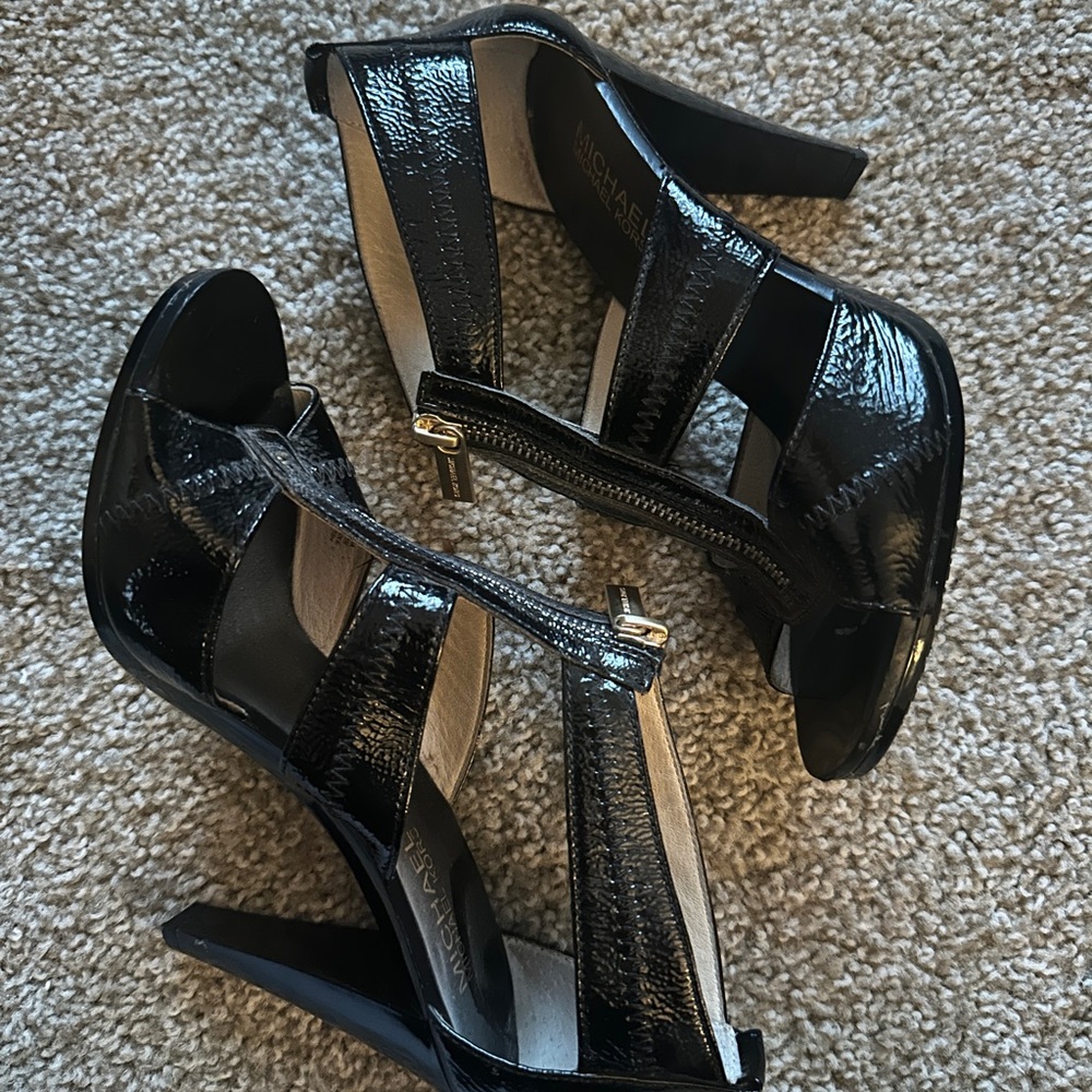 Michael Kors Black Patent T-Strap High Heel Sandals with Gold Hardware - size 7